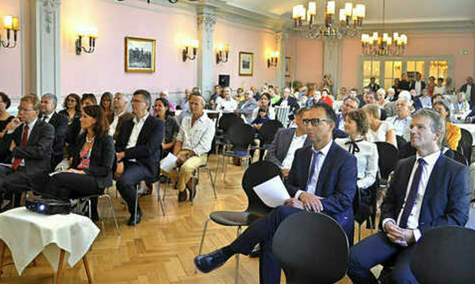 beitrag-bestehen-desktop Versammlung Event Beitrag
