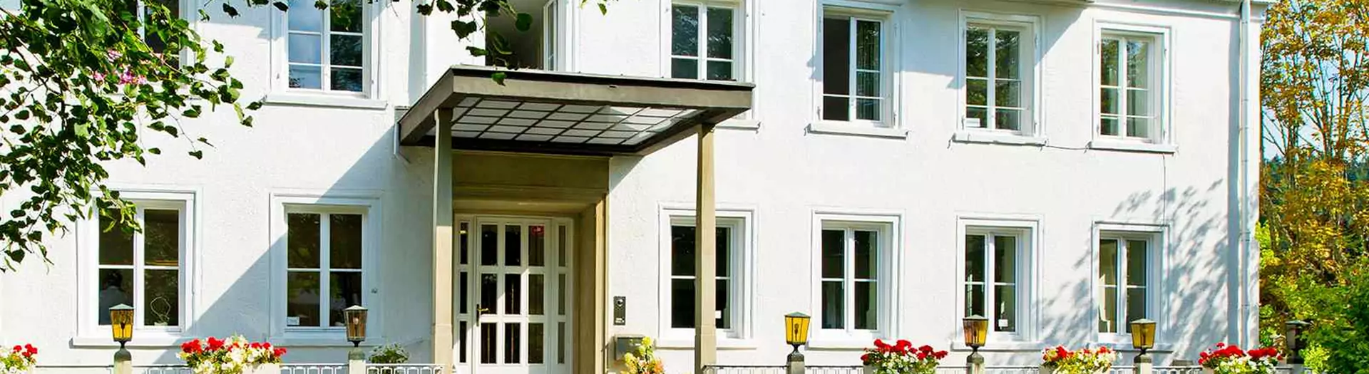 Klinik Friedenweiler | Jobs für Therapeuten zur Ausbildung für Pfleger oder Traumabehandlung.