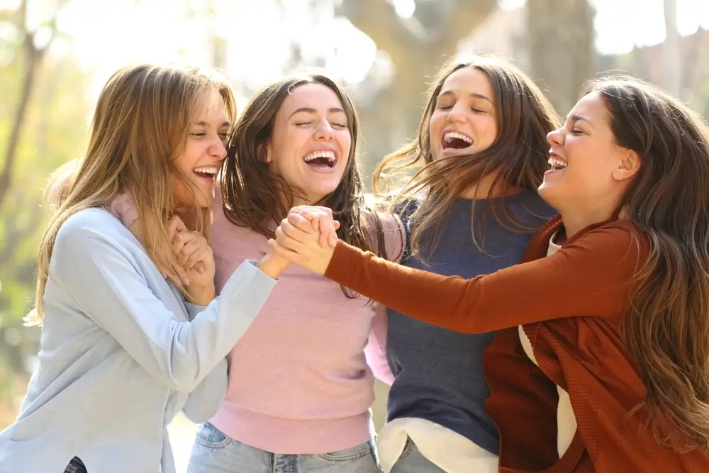 Beitragsbild Die Wissenschaft hinter den Glückshormonen: Serotonin, Dopamin und Co